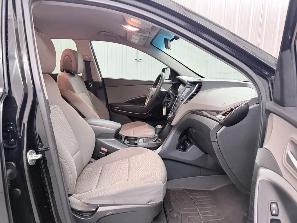 Used 2017 Black Hyundai 2.4 Base image 33