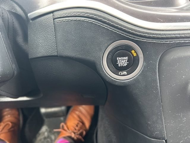 Used 2020 Octane Red Pearlcoat Dodge SXT image 22