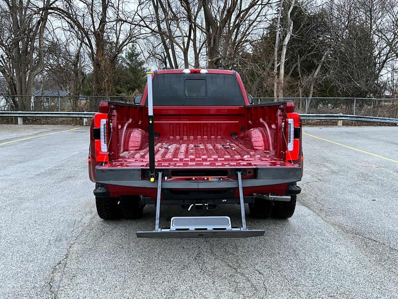 2026 Ford F-450 Super Duty Platinum - Photo 9