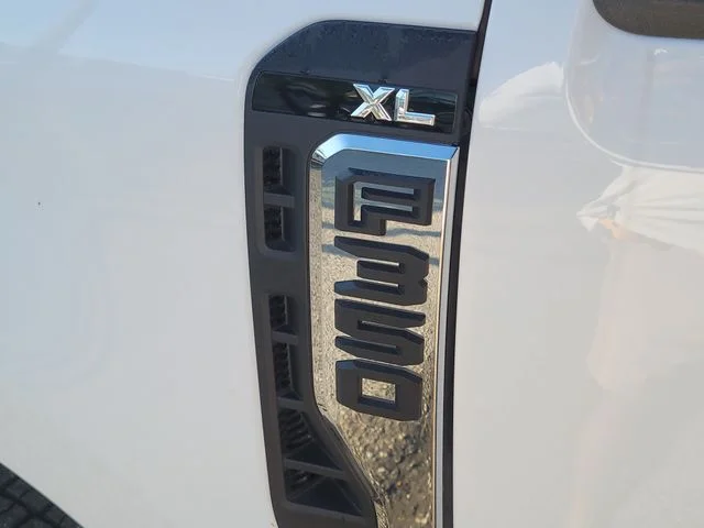 New 2026 Oxford White Ford XL image 9