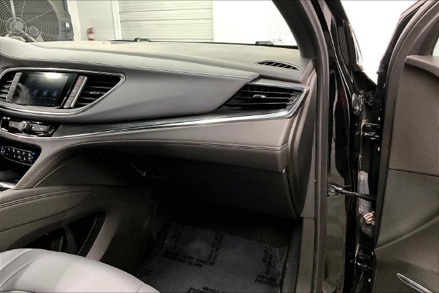 Used 2024 Ebony Twilight Metallic Buick Essence image 18