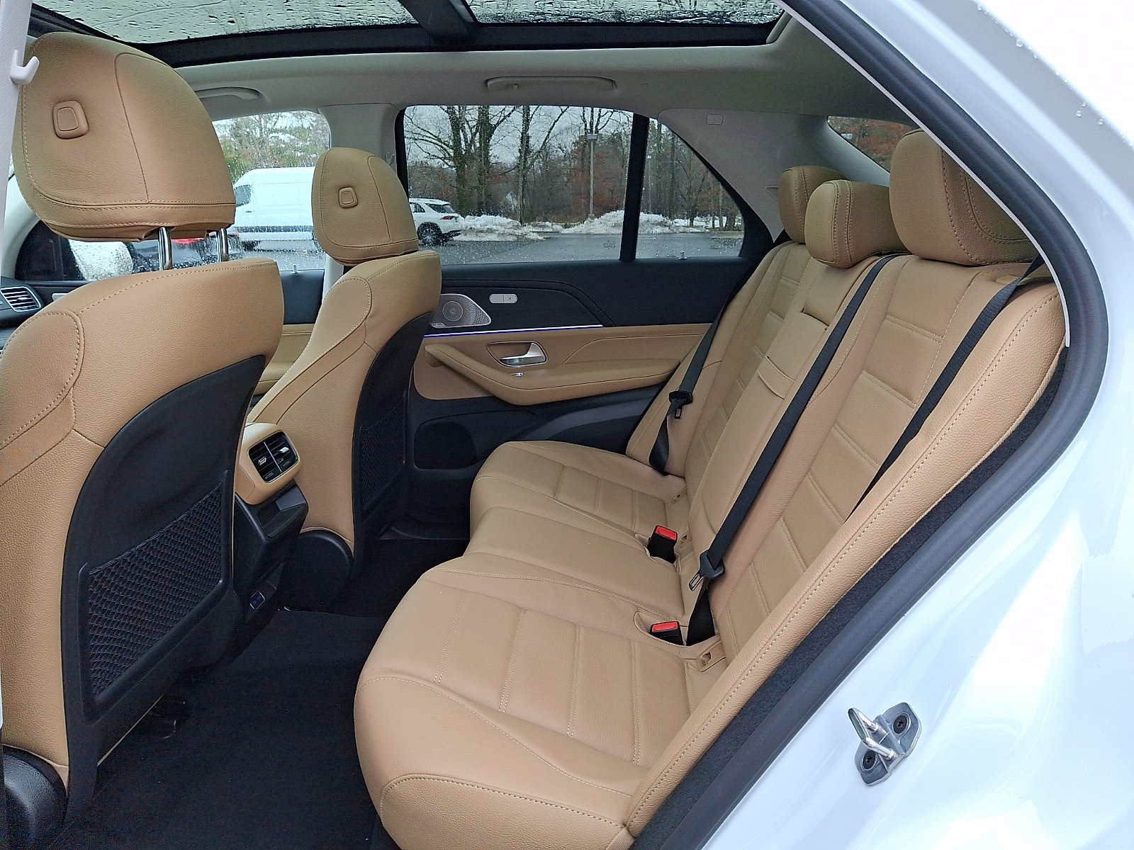 New 2026 MANUFAKTUR Moonlight White Metallic Mercedes-Benz GLE 350 image 6