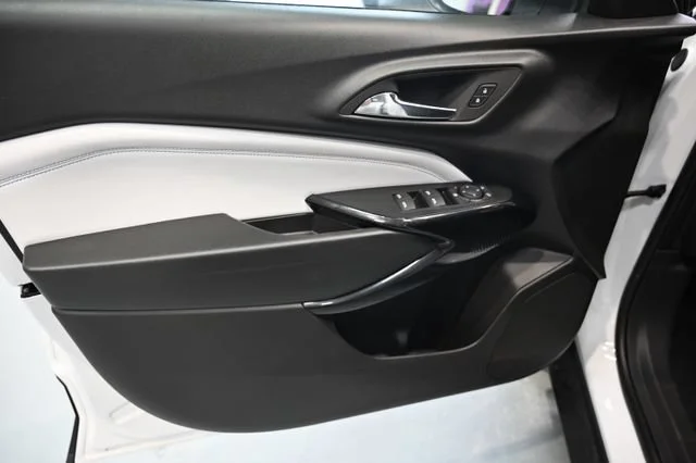 New 2026 Summit White Chevrolet LT image 25
