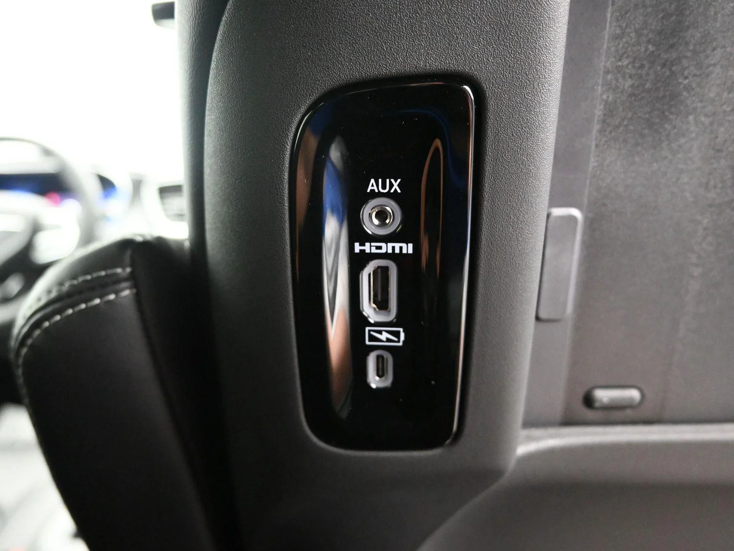2026 Chrysler Pacifica Select - Photo 13