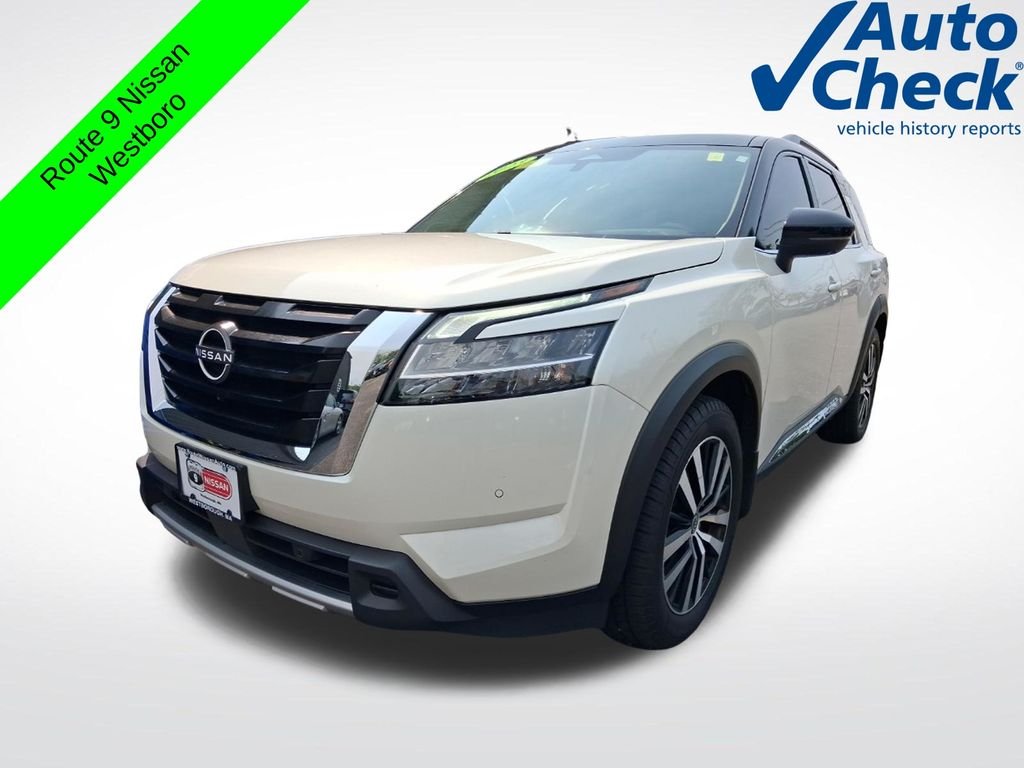 Used 2023 White Nissan Platinum image 1