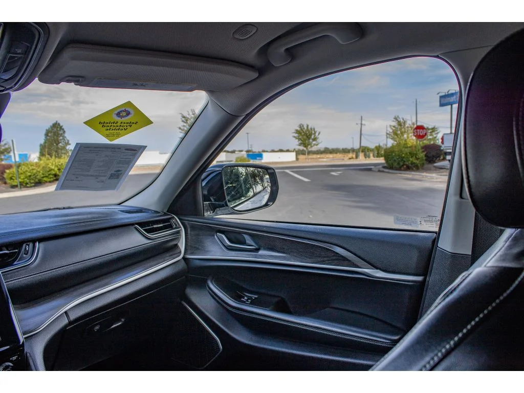 Used 2021 Bright White Clearcoat Jeep Limited image 20