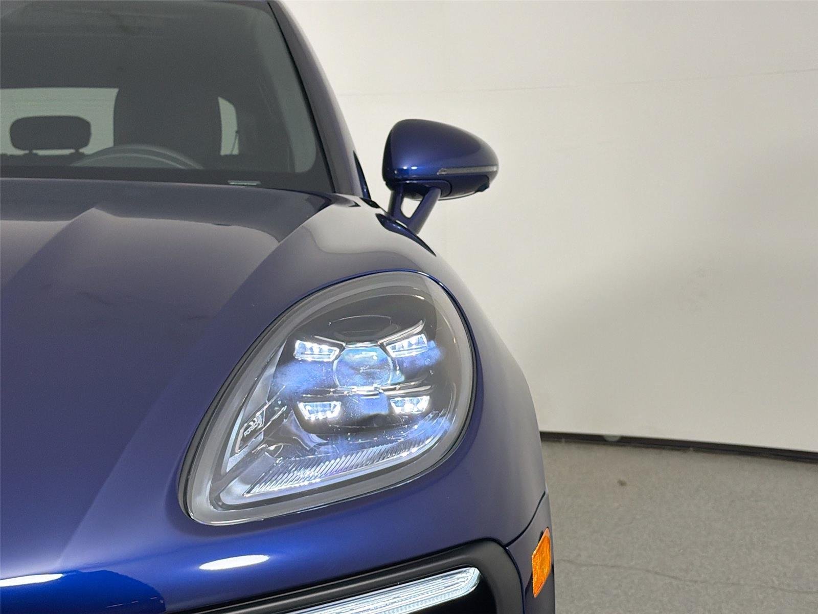 New 2026 Gentian Blue Metallic Porsche AWD image 15