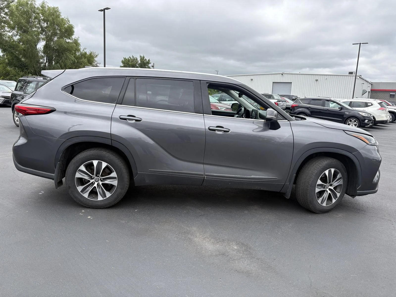 Used 2022 Magnetic Gray Metallic Toyota XLE image 15