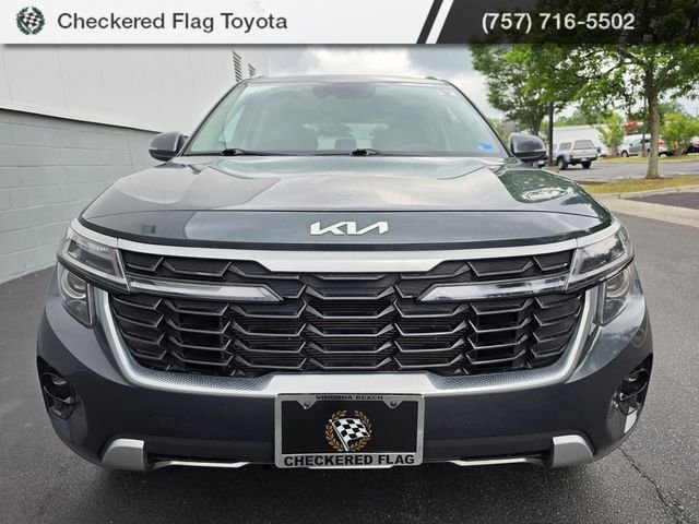Used 2024 Gravity Gray Kia EX image 12
