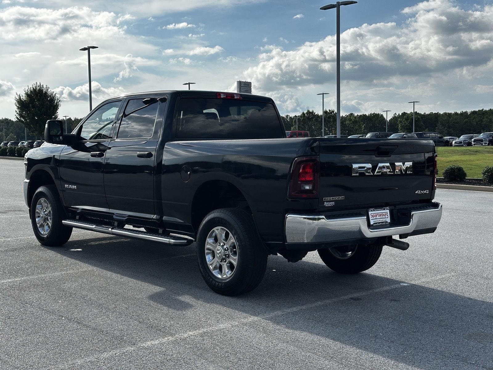 Certified Used 2025 DIAMOND BLACK CRY RAM BIG HORN image 8