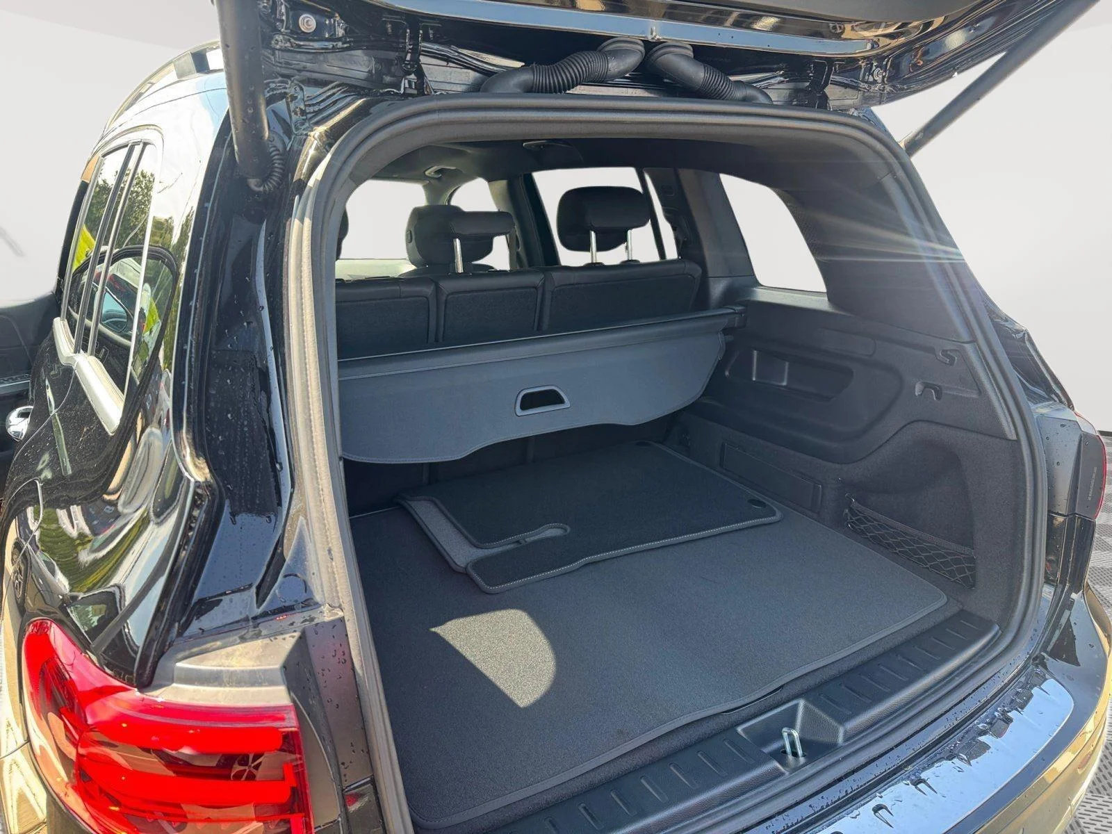 New 2026 Night Black Mercedes-Benz GLB 250 image 27