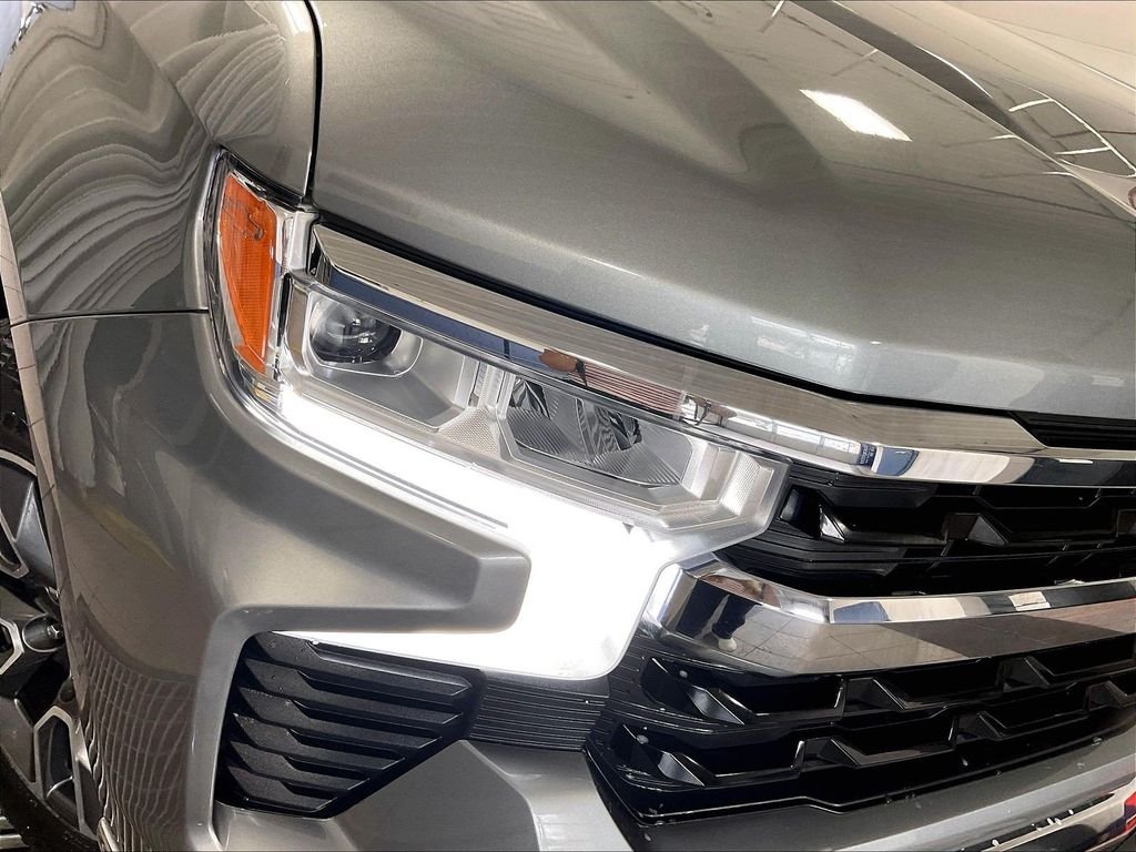 Used 2023 Gray Chevrolet LT image 33