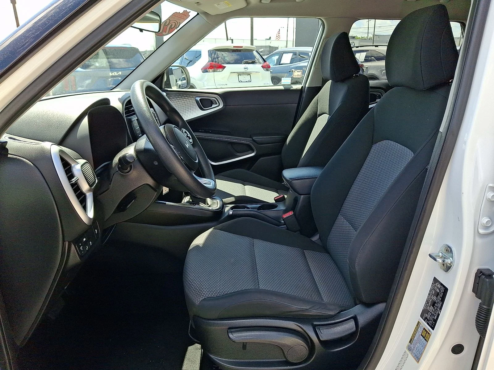 Used 2022 White Kia LX image 14