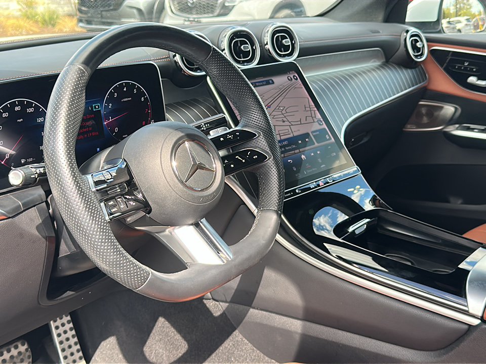 Used 2024 Polar White Mercedes-Benz 4MATIC® SUV image 12