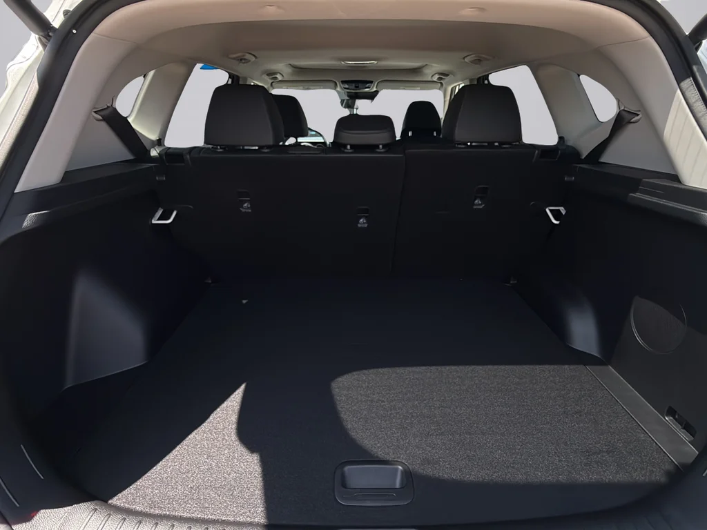 Certified Used 2024 Snow White Pearl Kia SX image 31