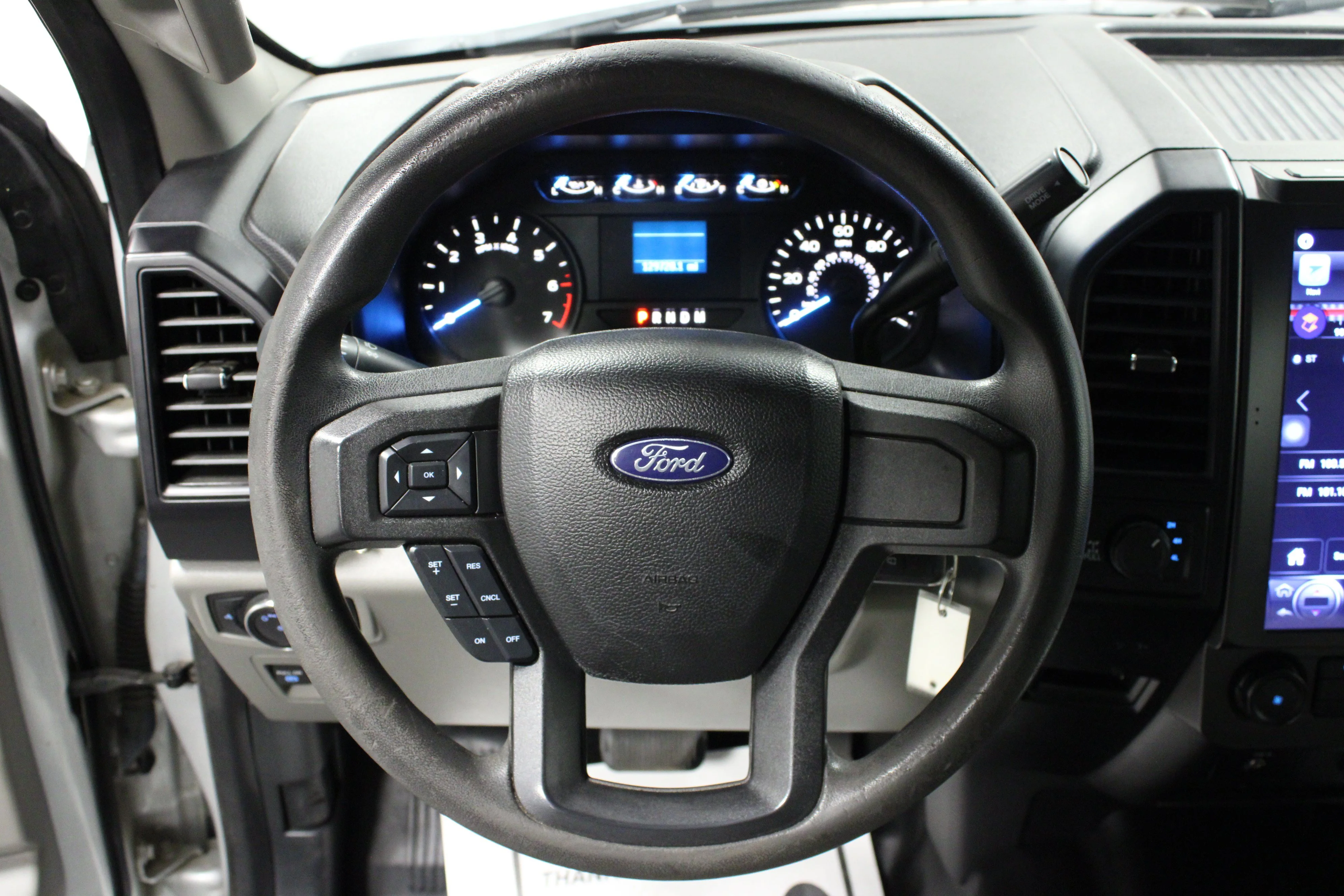 Used 2018 Ingot Silver Metallic Ford XL image 17