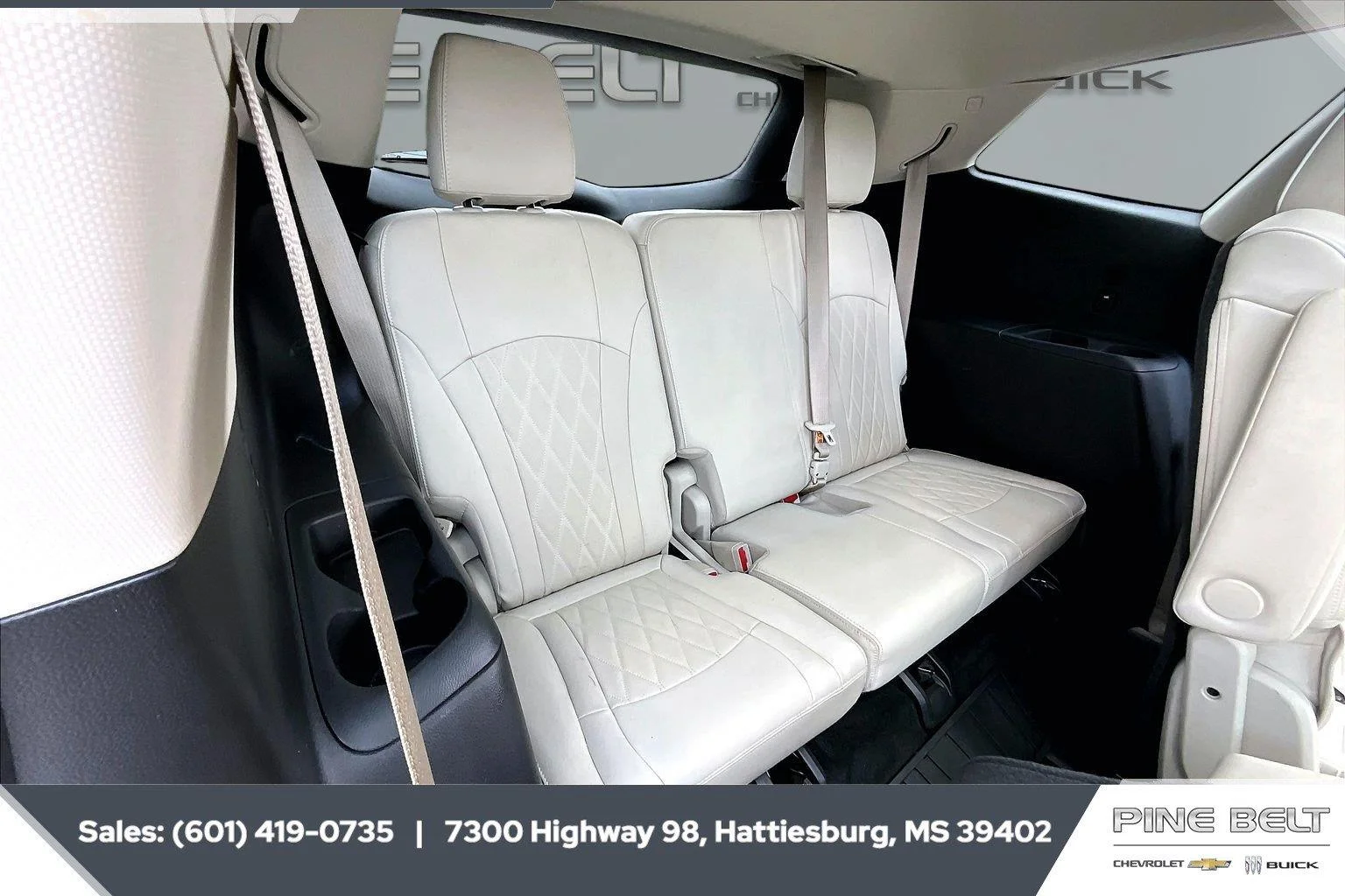 Used 2023 White Frost Tricoat Buick Avenir image 21