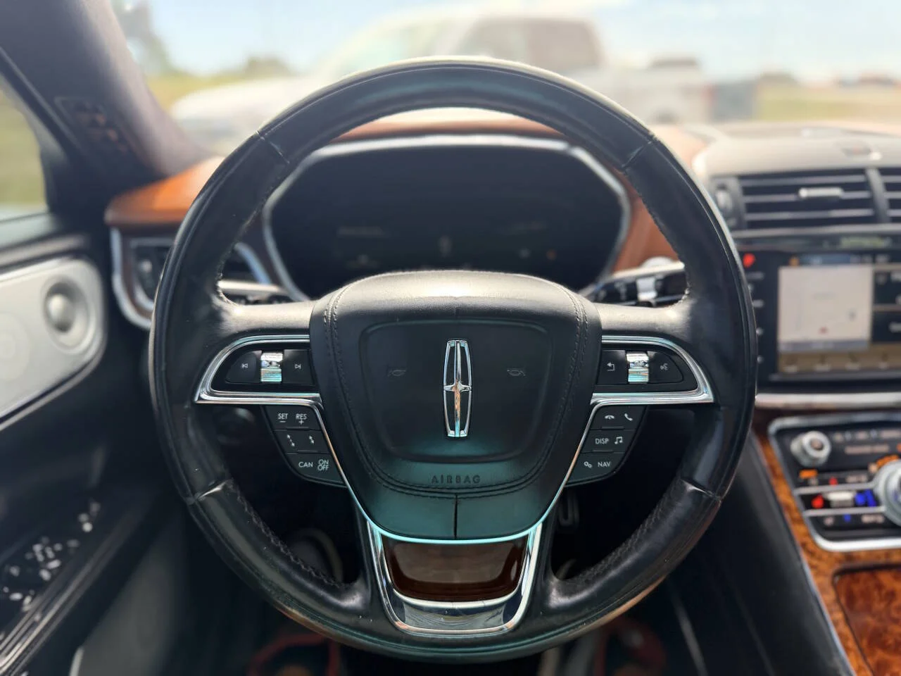 Used 2017 Black Lincoln Black Label AWD 4dr Sedan image 14