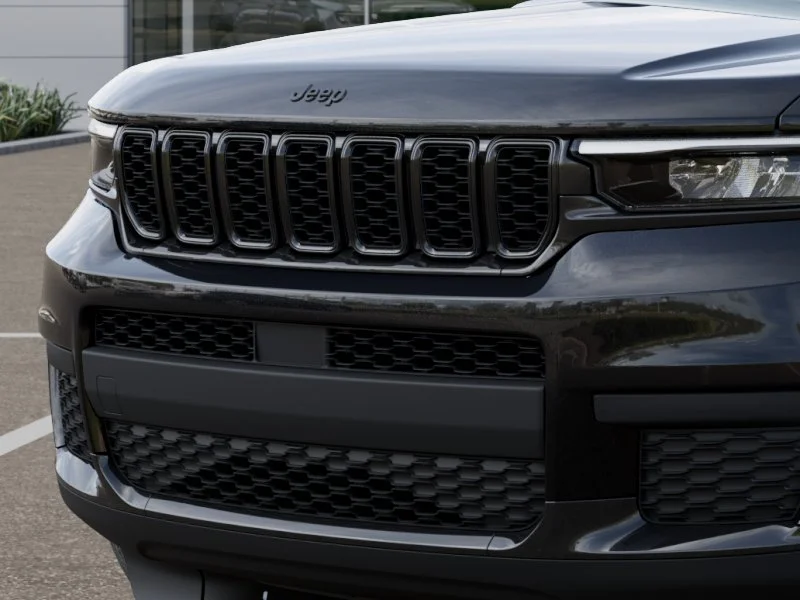 New 2025 Diamond Black Crystal Pearl-Coat Exterior Paint Jeep Altitude X image 25