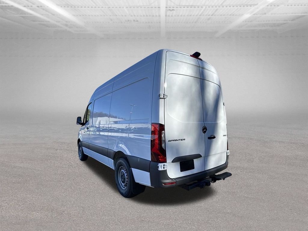 Used 2025 White Mercedes-Benz Cargo 144 WB image 3