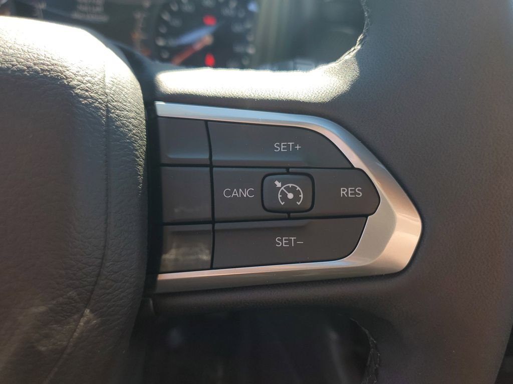 New 2026 Red Hot Pearlcoat Jeep Latitude image 20
