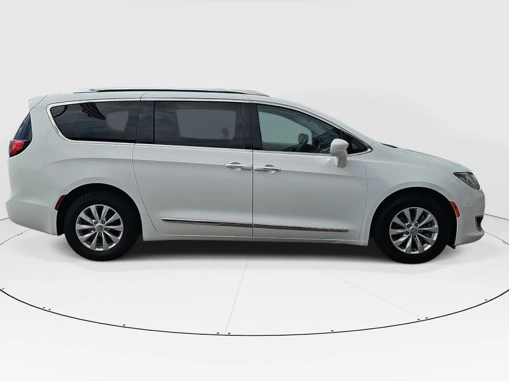 Used 2018 Chrysler Pacifica Touring L with VIN 2C4RC1BG1JR119939 for sale in Watsonville, CA
