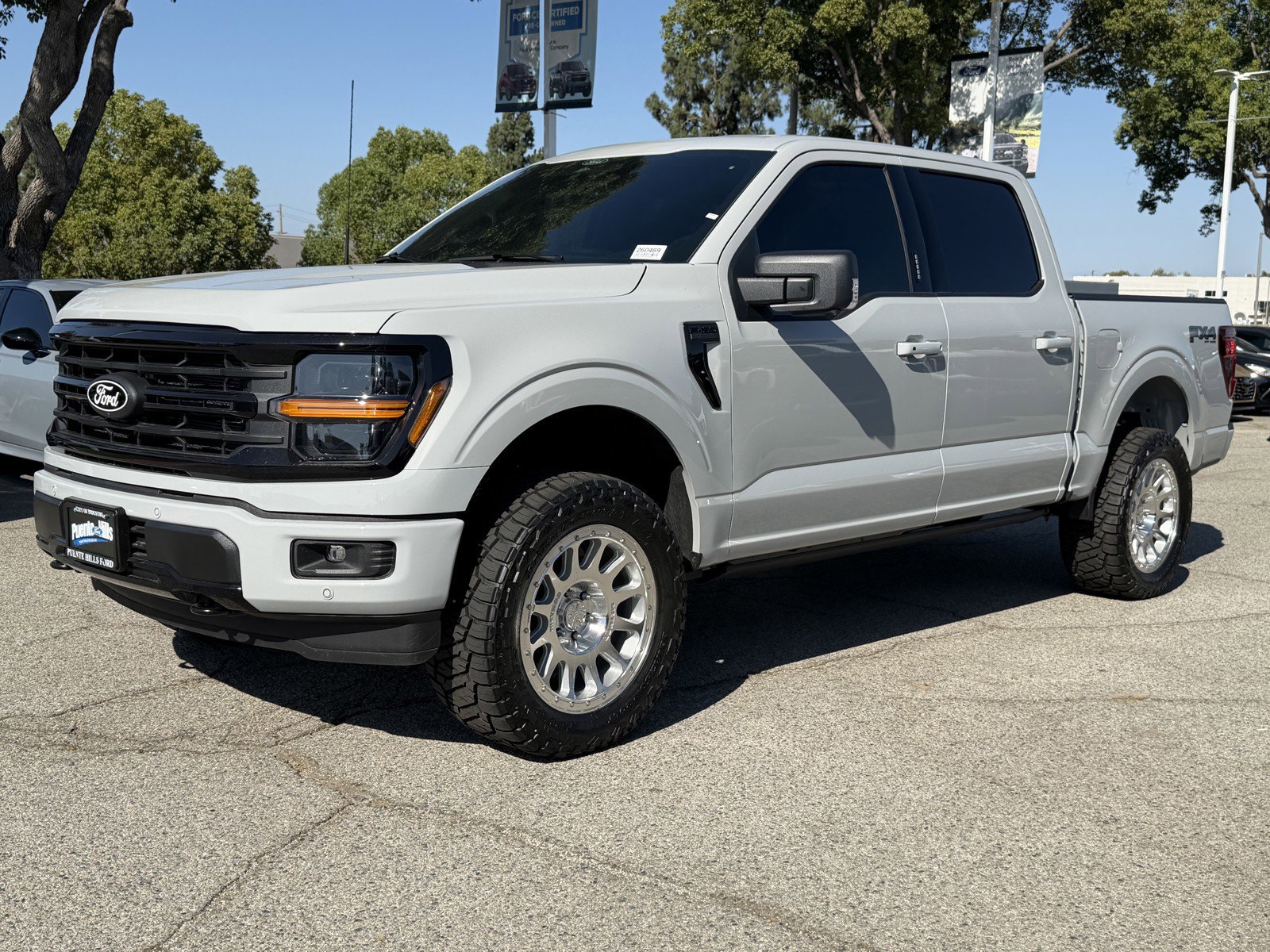 New 2026 Avalanche Ford XLT image 3