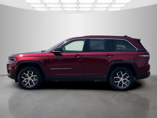 Used 2025 Red Jeep Limited image 4