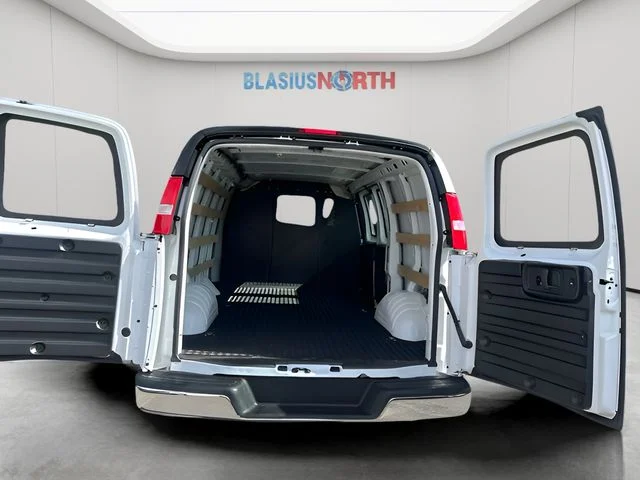 Used 2025 White GMC Work Van image 39