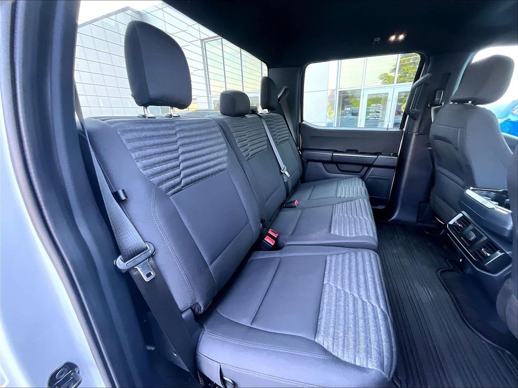 Used 2022 White Metallic Ford XL image 16