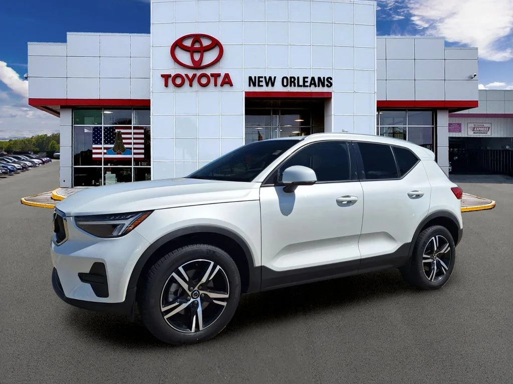 2023 Volvo XC40 B5 Core