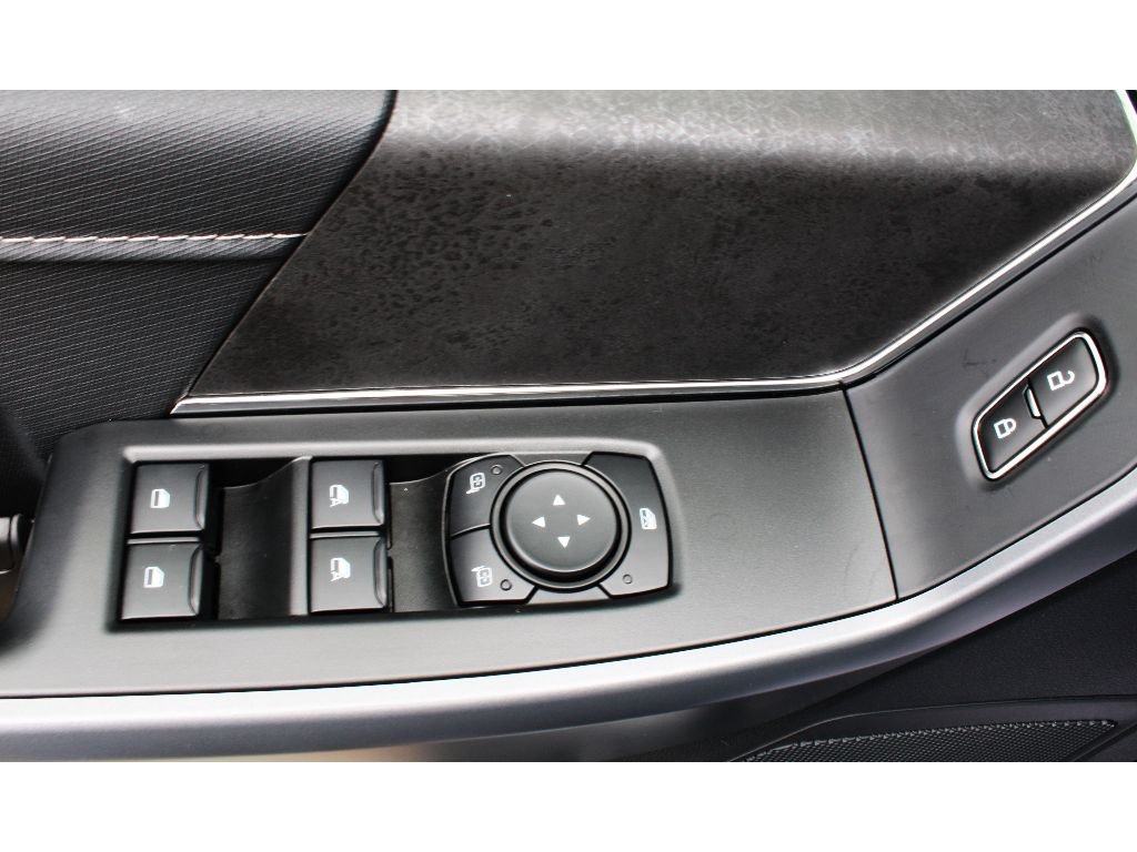 New 2026 Iconic Silver Metallic Ford XLT image 4