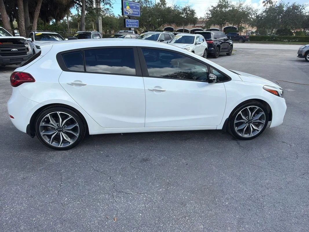 Used 2018 White Kia SX image 6