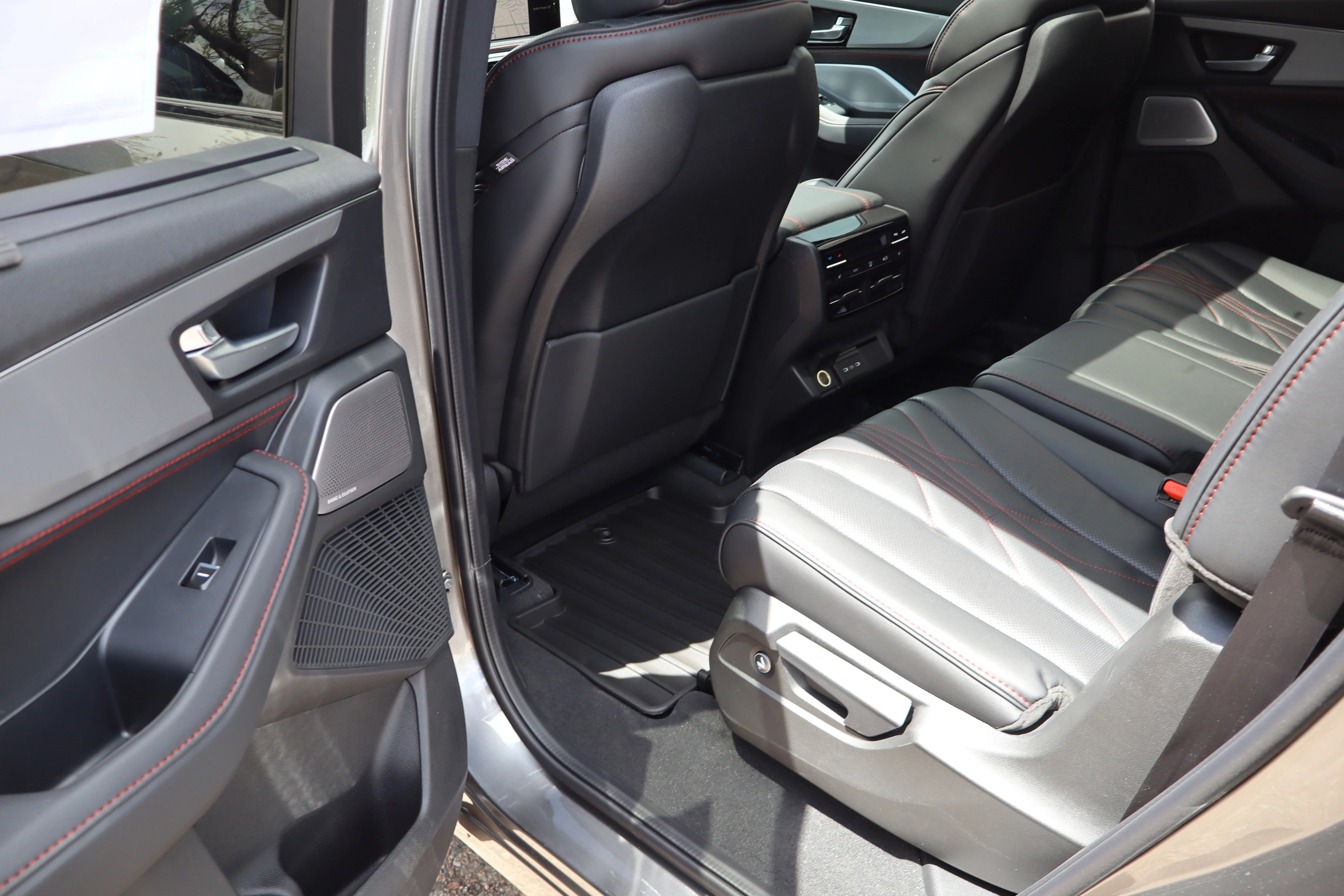 New 2026 Liquid Carbon Metallic Acura w/A-Spec Advance Package image 27
