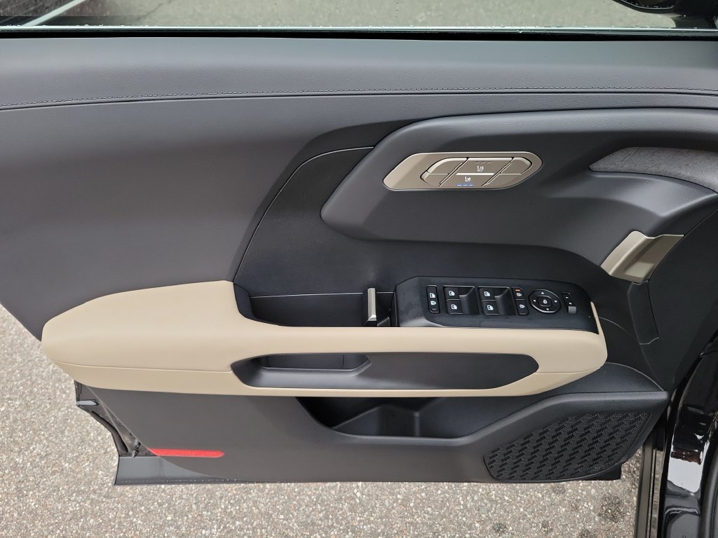 New 2027 Ebony Black Kia EX image 19