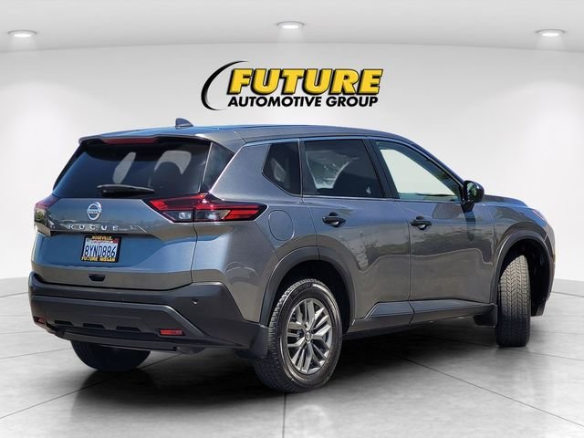 Used 2021 Gray Nissan S image 4