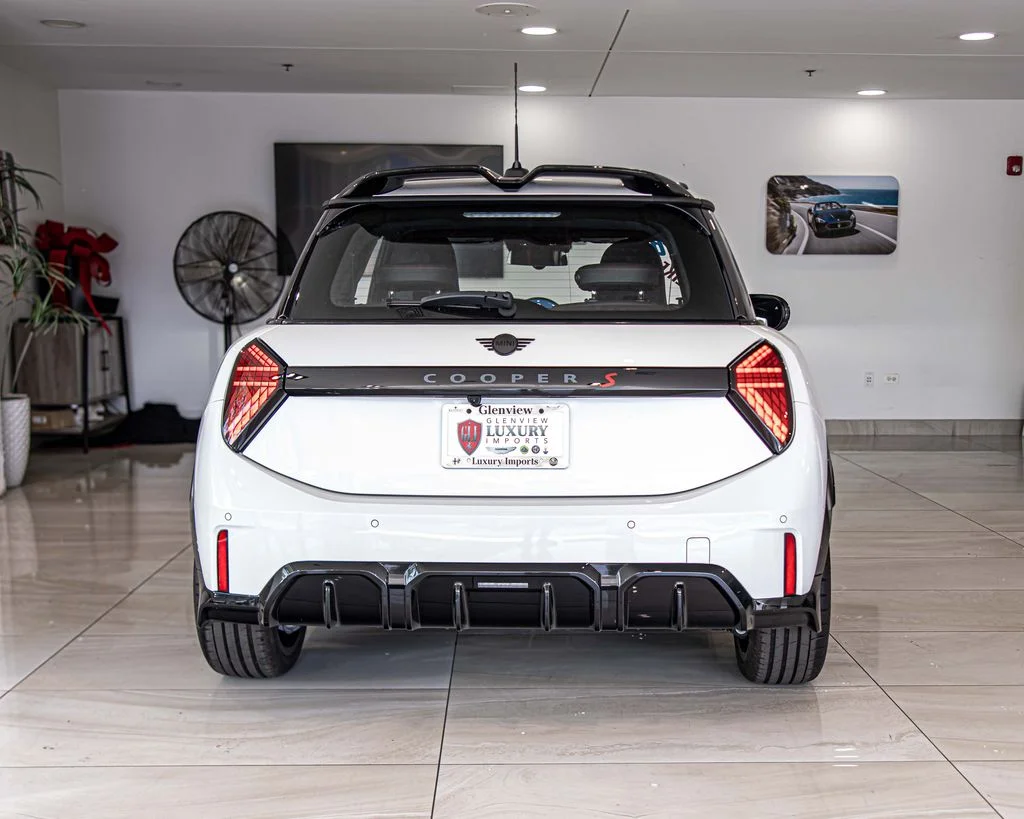 Used 2026 White MINI Signature Plus image 13