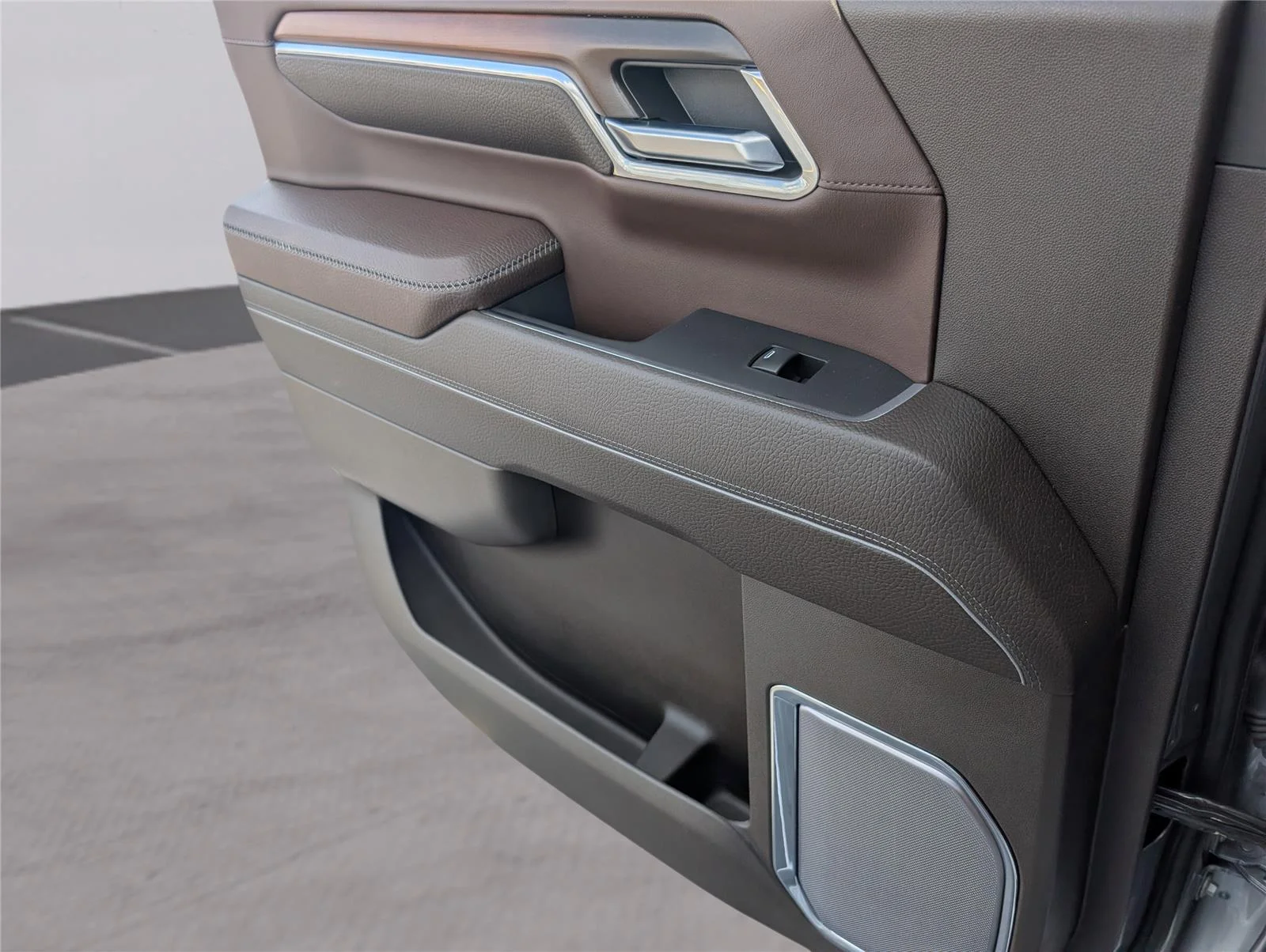 Used 2024 Sterling Metallic GMC Denali image 30