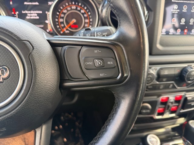 Used 2019 White Jeep Unlimited Sport Altitude image 24