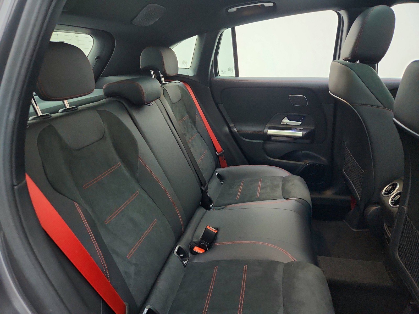 New 2026 Mountain Grey Metallic Mercedes-Benz AMG® GLA 35 4MATIC SUV image 29