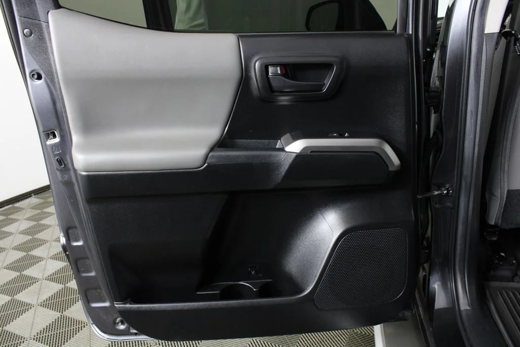 Used 2022 Gray Toyota SR5 image 11