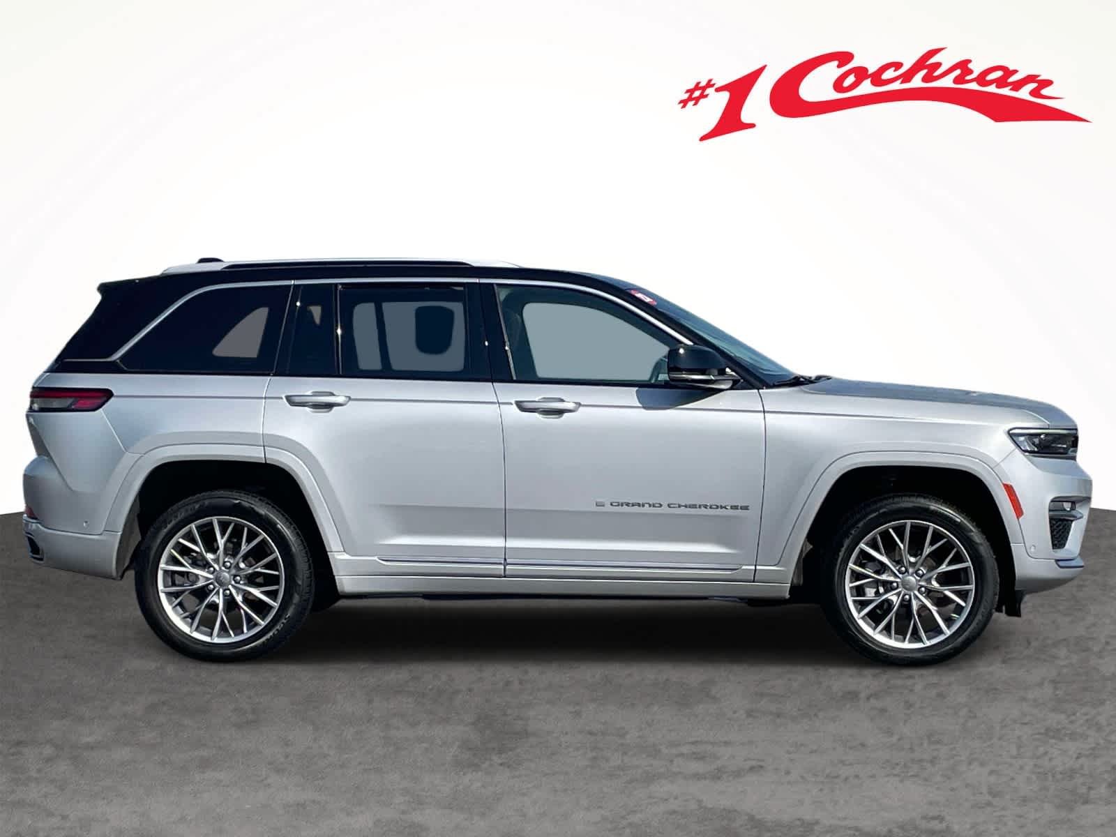Used 2023 Silver Jeep Summit 4x4 image 6