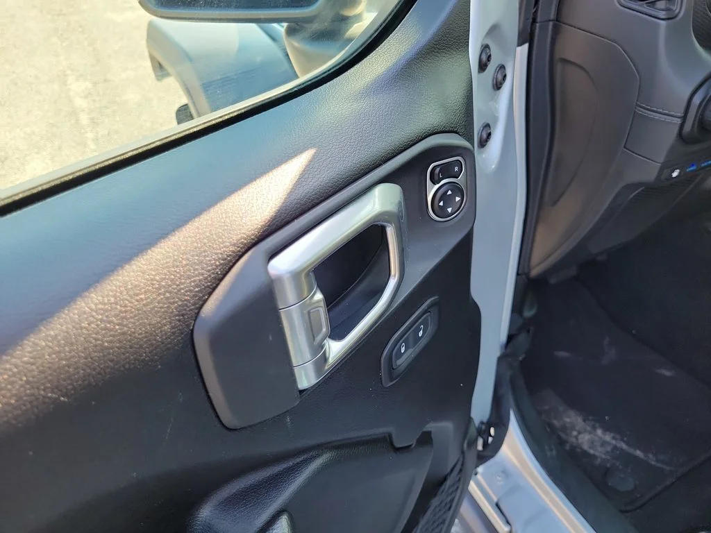 Used 2024 Silver Zynith Clearcoat Jeep Rubicon 4xe image 22