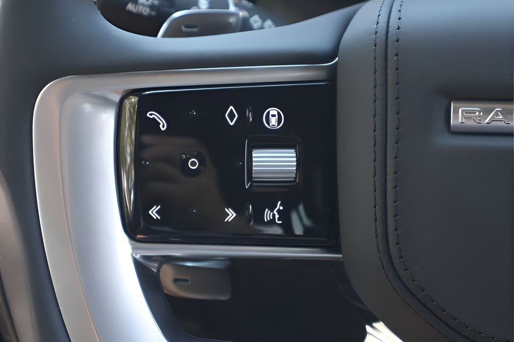 New 2026 Fuji White Land Rover SE image 19