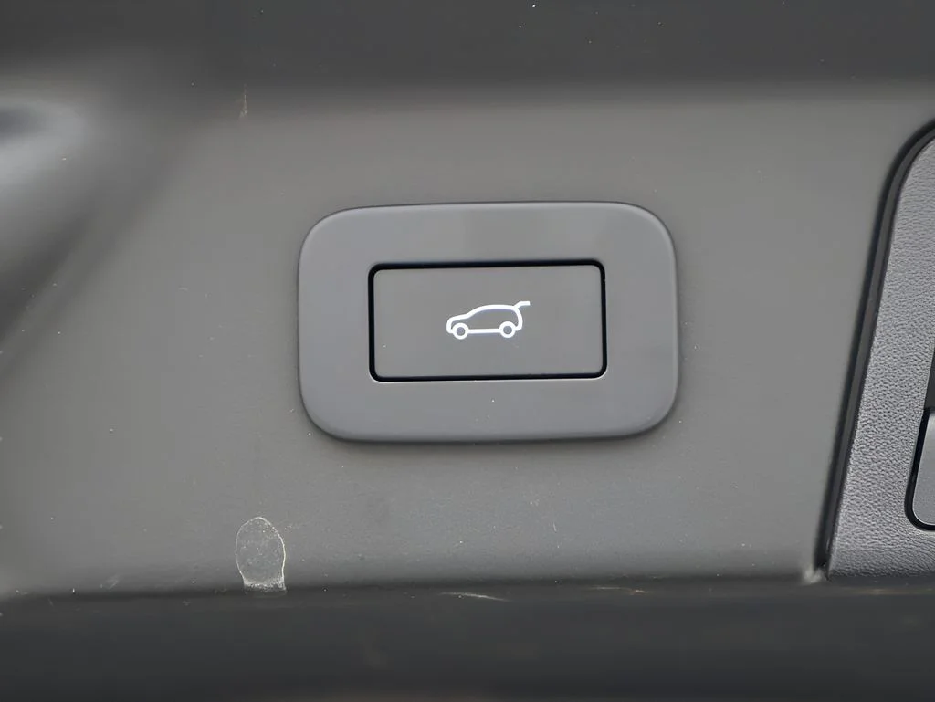 2026 Land Rover Range Rover Velar Dynamic SE - Photo 16