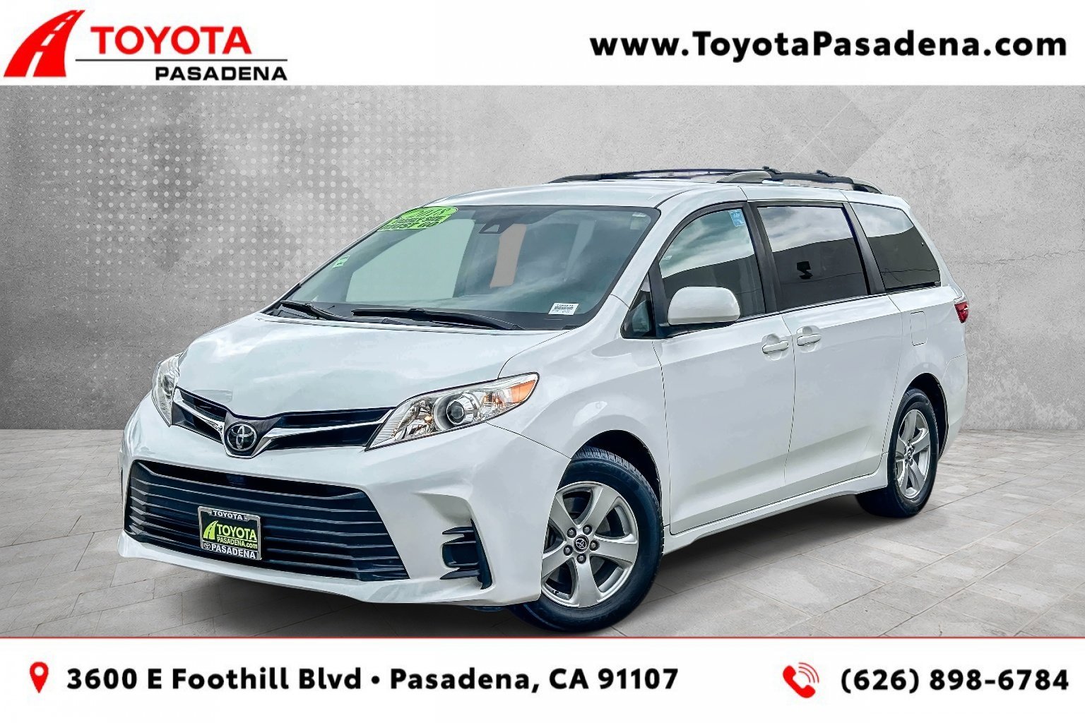 2018 Toyota Sienna LE V6 8-Passenger's photo