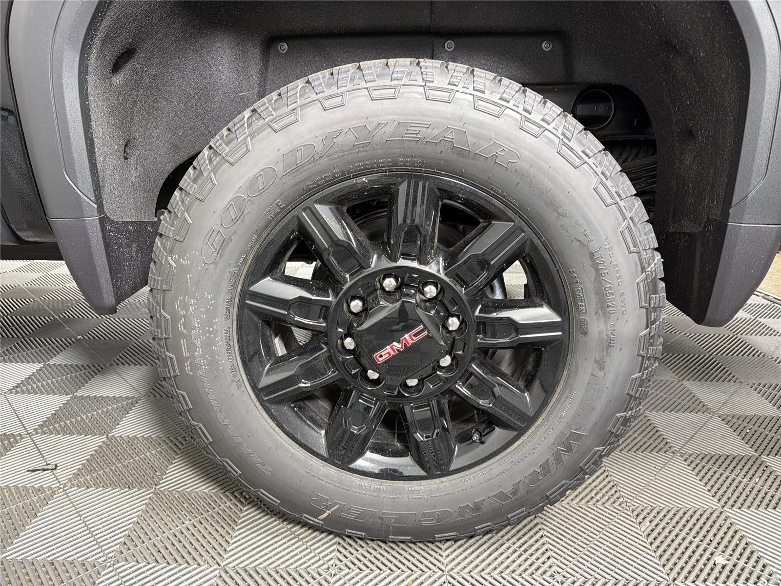 2026 GMC Sierra 2500HD AT4 - Photo 18