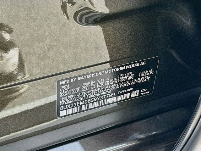 Used 2025 Green BMW xDrive40i image 36