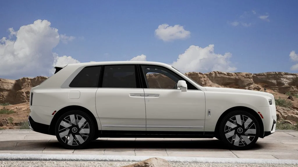 New 2027 White/off-white Rolls-Royce  image 2