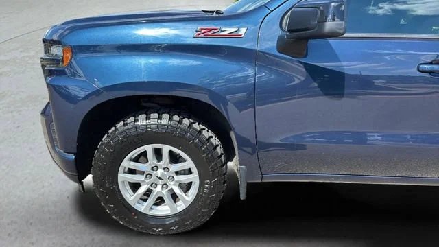 Used 2020 NORTHSKY BLUE METALLIC Chevrolet RST image 34